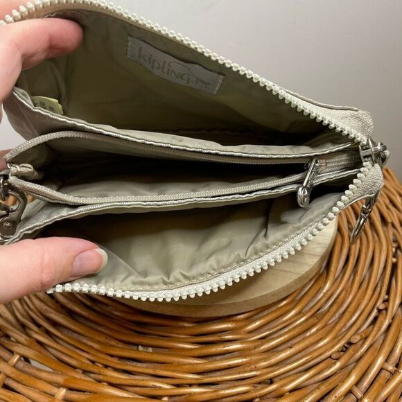 Kipling Metallic Silver Gray Wristlet Wallet Zip Travel Wallet Bag - Picture 7 of 8